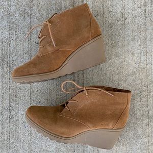 WHITE MOUNTAIN Wedge Booties